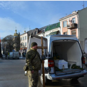 Тернопольщина со слезами встретила пропавшего еще 25 февраля 2022 года Героя Михаила Крупу