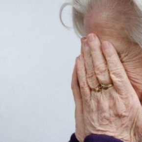 В Тернополе будут судить пенсионерку, которая рассчитывалась найденной банковской картой