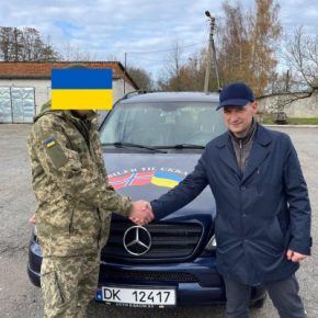 Украинская команда Тернопольщины передала на фронт еще один автомобиль