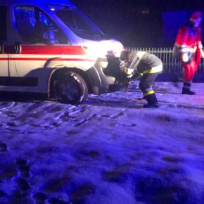 В Тернопольской области буксировали карету скорой помощи