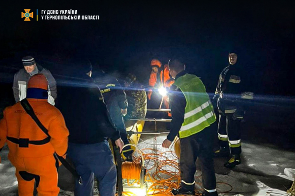 На Тернопольском пруду спасали мужчину, которому стало плохо во время рыбалки