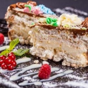 Рецепт того самого "Киевского торта", который все так любят