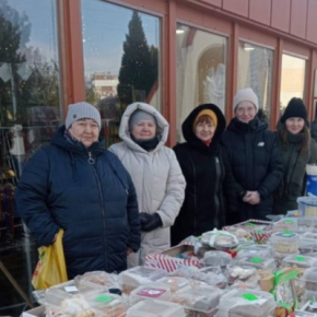 Волонтеры на благотворительной ярмарке возле церкви Петра собрали более 90 тысяч грн на нужды ВСУ