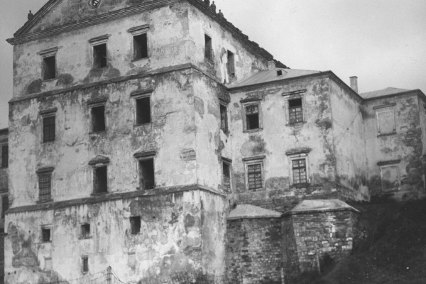 Замок в Тернополе на фото 1920-1930-х годов