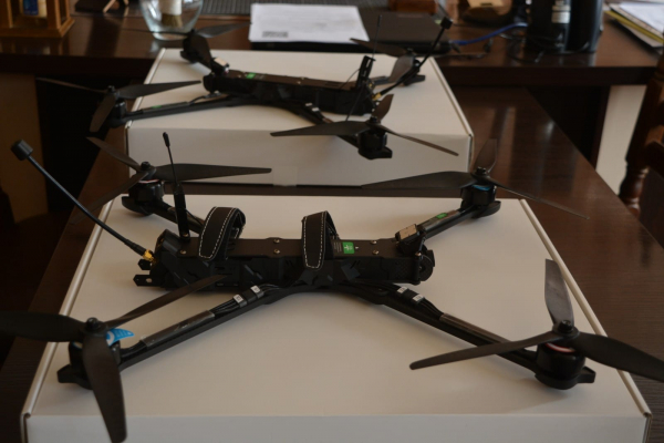 10 дронов приобрели для воинов на фронт работники Збаражского горсовета