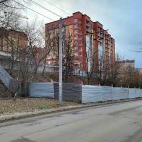 Строительный забор на тротуаре по улице Лучаковского в Тернополе установили незаконно, – ТМР