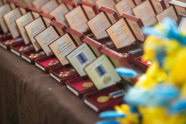 Государственные награды вручили родным погибших военных из Тернопольщины