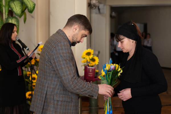 Государственные награды вручили родным погибших военных из Тернопольщины