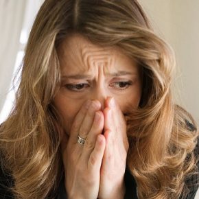 Молодая жительница Тернополя хотела продать детскую одежду и потеряла 60000 грн