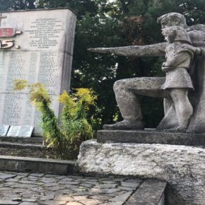 В Тернопольской области есть община, где до сих пор не декоммунизировали 9 советских памятников