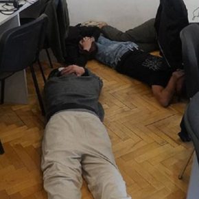 Обманывали иностранцев на 100 000 долларов ежемесячно: в Тернополе правоохранители прекратили деятельность мошеннического колл-центра