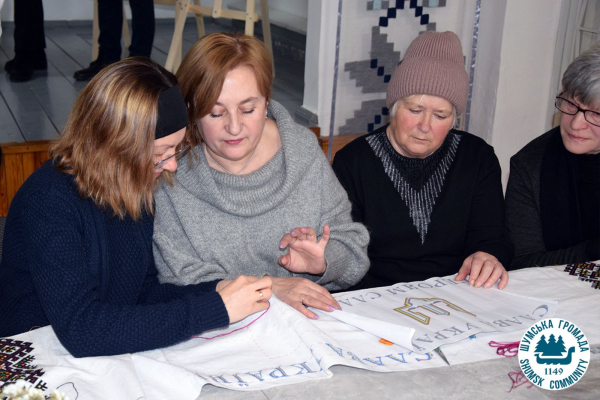 Жители Тернопольщины вышивают «Полотенце воли»