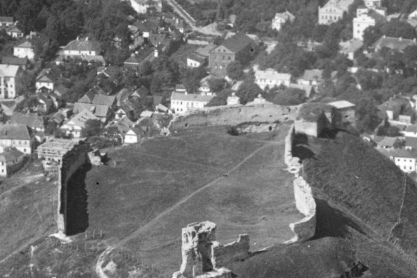 Кременец с высоты птичьего полета на фото 1930-х