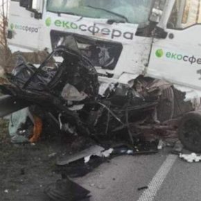 На трассе Тернополь-Хмельницкий столкнулись фура и легковушка: погибли двое военных
