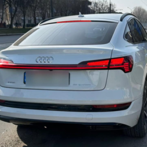 Не пропустил пешехода и имеет штраф: в Тернополе разыскали водителя Audi, нарушившего ПДД