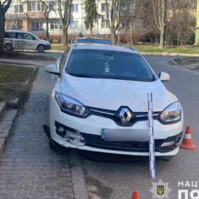 Следователи объявили подозрение водителя, сбившего на тротуаре трех пешеходов в Тернополе