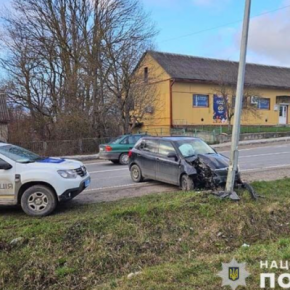 В ДТП возле Тернополя пострадал ребенок: водитель протаранил столб