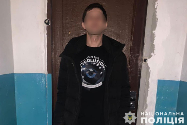 В Тернополе в школе 34-летний мужчина обокрал ученика