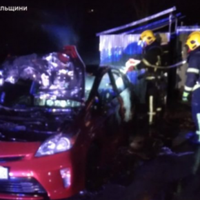 В Тернополе от свалки загорелся автомобиль Toyota