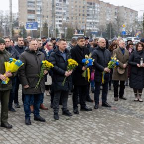 В Тернополе почтили украинских добровольцев