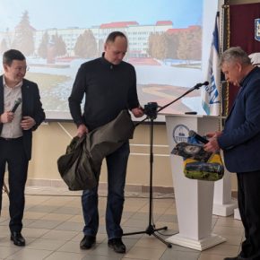 Изготовленный в ТНПУ комплект радиоэлектронного антидронного оборудования передали коллеге-защитнику