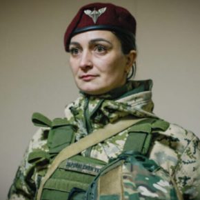 Защитницу из Лановеччины наградил главнокомандующий ВСУ и министр обороны Украины