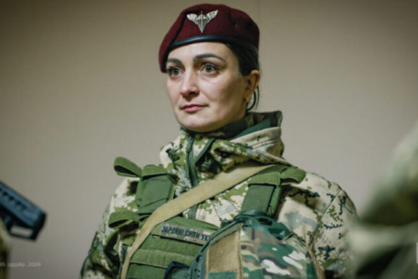 Защитницу из Лановеччины наградил главнокомандующий ВСУ и министр обороны Украины