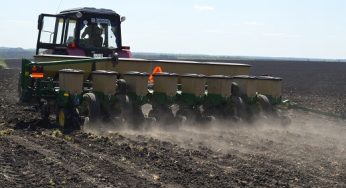Аграрианцы региона Житомира закончили посевать горох, пшеница осталась, чтобы увидеть около трети квадратов