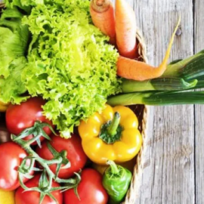 В Украине молодые овощи начали дешевле