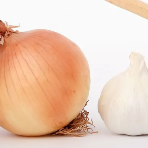 Почему лук и чеснок маленькие: несколько советов о том, как его исправить