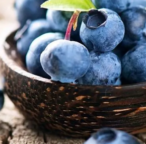 Эксперт сказал, почему цена падает на чернику