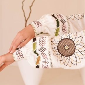 В Украине они создали первую аграрную вышивку "Солнце в поле"