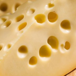 Украинский сыр дороже, и потребители переключаются на более дешевые сыры продуктов