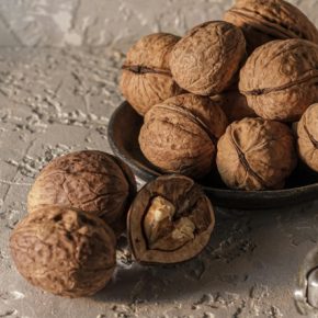 Как легко очистить орехи: полезные советы