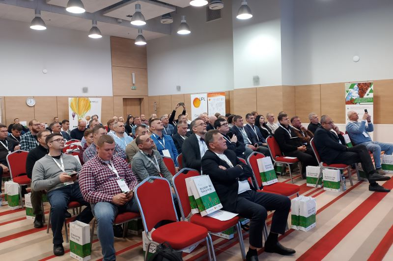 «Агросектор. Точка зрения»: ключевые производители семян и сельхозтехники возобновили проведение конференций