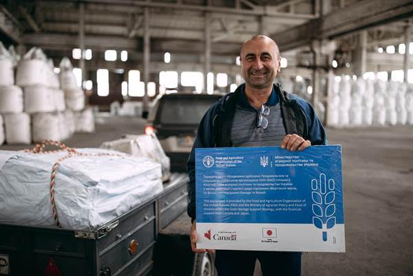 ФАО завершила раздачу 615 модульных зернохранилищ среди украинских фермеров