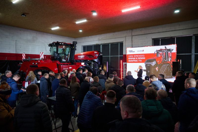 Первый в Украине CASE IH QUADTRAC 715 представлен в Ровенской области