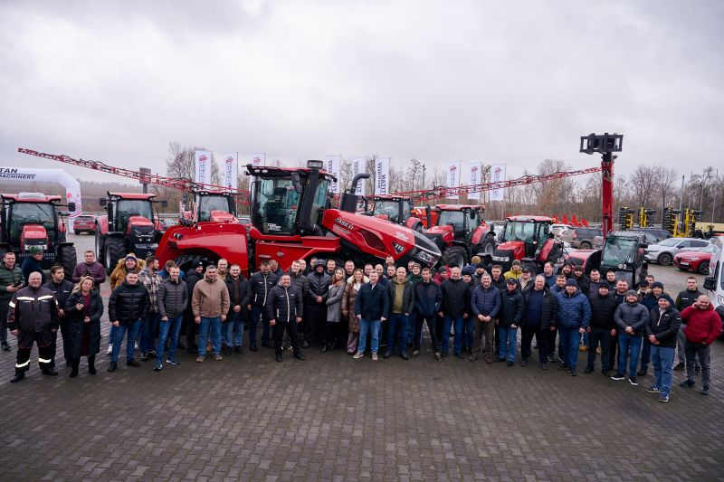 CASE IH QUADTRAC 715, первый в Украине, представлен в Ровенской области