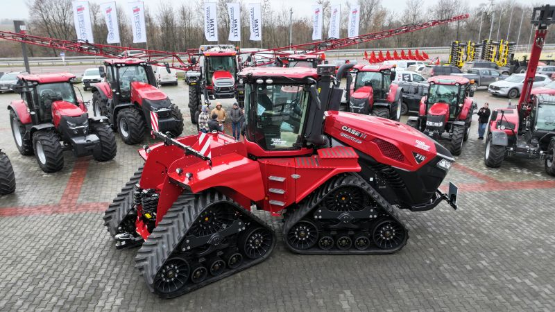 Первый в Украине CASE IH QUADTRAC 715 представлен в Ровенской области
