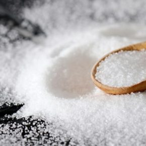 Стало известно, почему упали цены на сахар