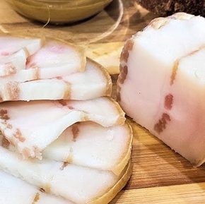 Украина закупила рекордное количество сала в январе