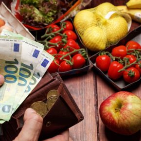 Ормузский пролив заблокирован: как конфликт на Ближнем Востоке бьет по ценам на фрукты по всему миру