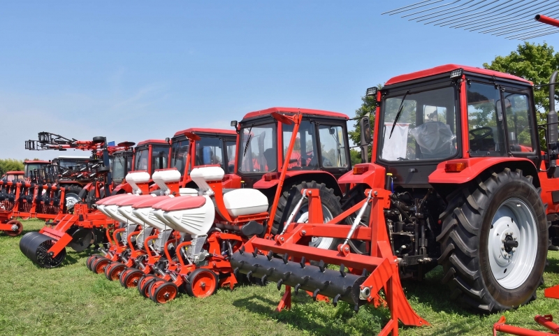 Программа Сделано в Украине: 25% компенсация 

<p><strong><em>56 аграриев в Ровенской области приобрели 76 единиц техники общей стоимостью 77,5 млн грн и получили от государства 16,1 млн грн назад. Это не исключение — это программа, которая уже выплатила почти 400 млн грн по всей Украине. И большинство фермеров до сих пор не воспользовались.</em></strong></p>
<p style=
