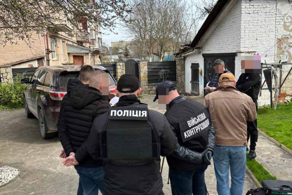 6500 долларов за перевозку за перевозку граница военнообязанного: поймали тернополянина