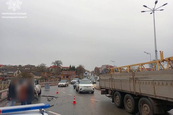 Авария в Тернополе: движение затруднено