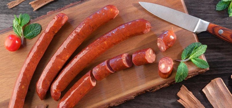 Цены на колбасу растут: как популярный продукт подорожал