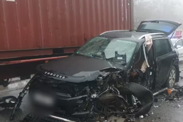 ДТП с пострадавшими возле Тернополя: автомобиль разбит