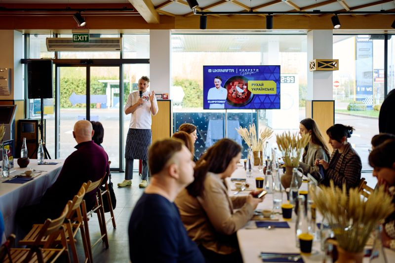 Готовые блюда на АЗК: UKRNAFTA, МХП и Евгений Клопот