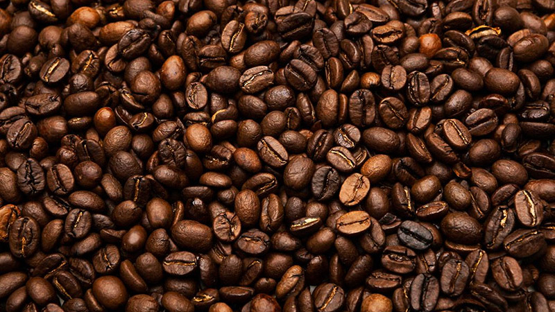 Как приготовить кофе из целых кофейных бобов