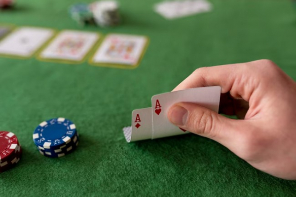 Как зарабатывать деньги, играя в техасский Покер Онлайн